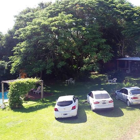 Hostel Y Posada Colibri Puerto Iguazu Exterior photo
