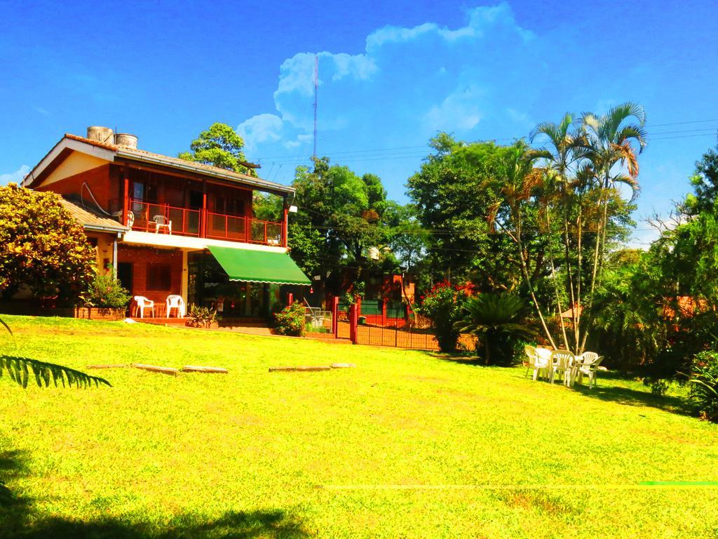 Hostel Y Posada Colibri Puerto Iguazu Exterior photo